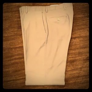 Men’s Hugo Boss dress pants 100%woolsize35x33